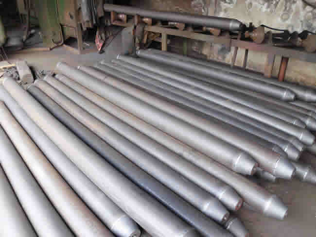 網(wǎng)架桿件待噴漆