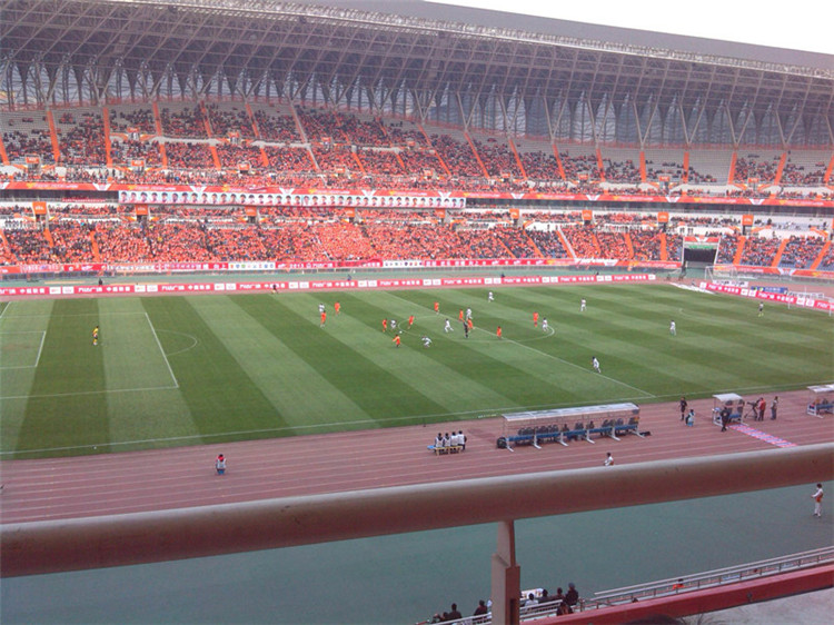 河南理工大學(xué)體育場(chǎng)看臺(tái)網(wǎng)架加工