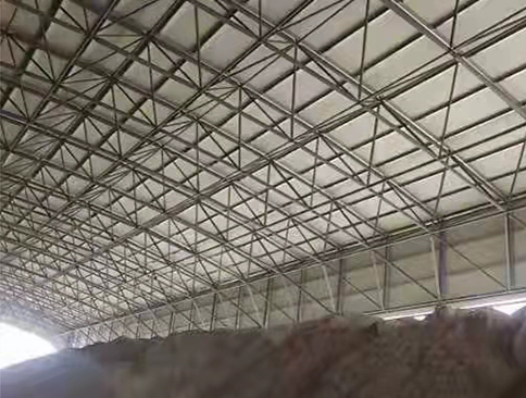 三角錐體系料棚網(wǎng)架.jpg